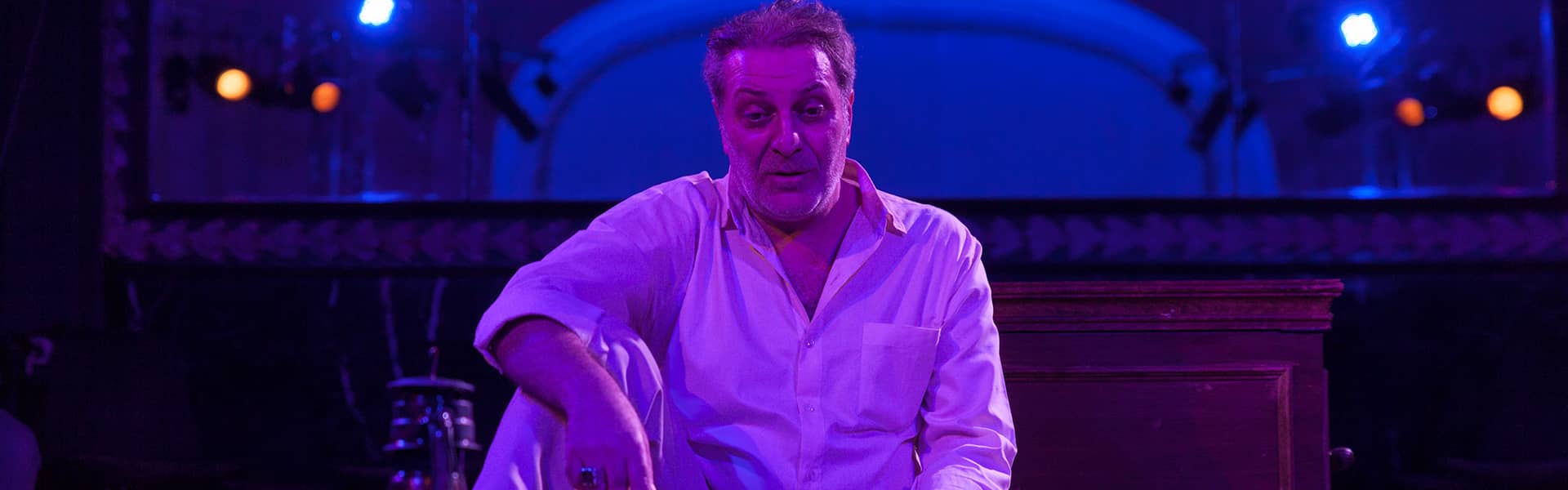 AKM - MERAKLISI İÇİN ÖYLE BİR HİKÂYE