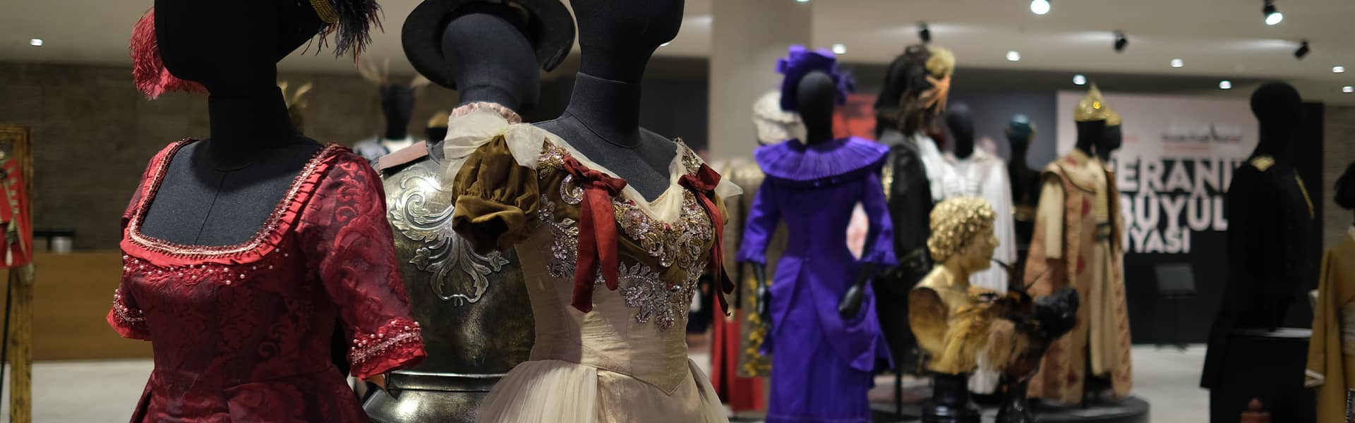 AKM - OPERANIN BÜYÜLÜ DÜNYASI